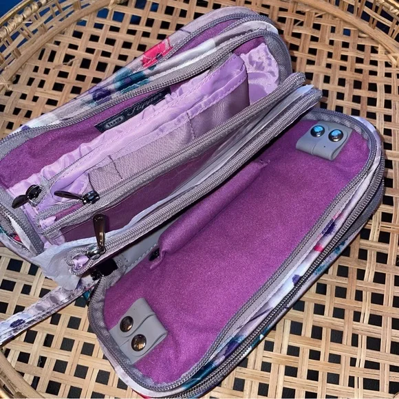 Lug Flipper Jewelry Clutch - Picture 7 of 9